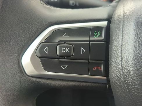 Used 2024 Jeep Compass Latitude image 15