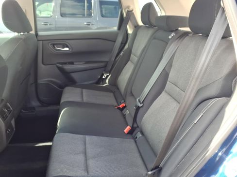 Used 2025 Nissan Rogue SV image 17