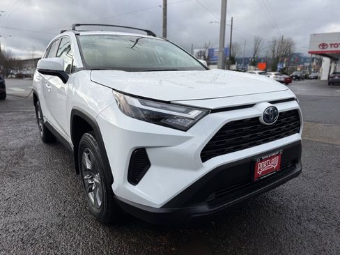 Used 2024 Toyota RAV4 XLE image 2