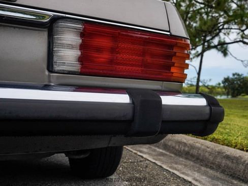 Used 1988 Mercedes-Benz 560 SL image 92
