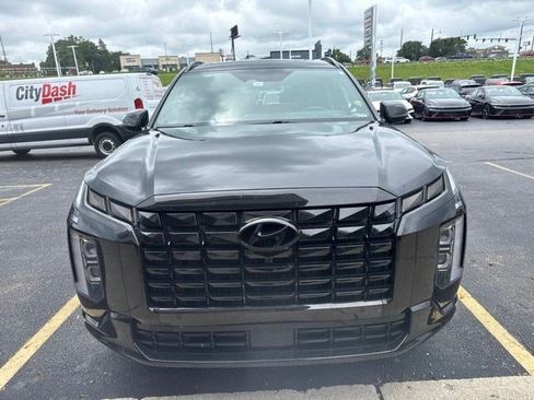 Used 2024 Hyundai Palisade Calligraphy AWD/4WD image 2