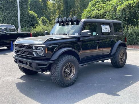 New 2025 Ford Bronco Badlands image 3