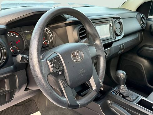 Used 2016 Toyota Tacoma SR RWD image 14