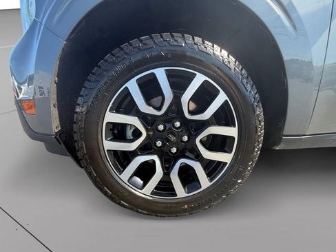 Used 2022 Ford Maverick Lariat w/ Equipment Group 500A Standard AWD/4WD image 38