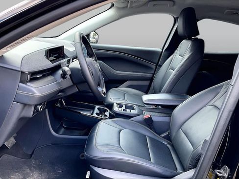 Certified 2025 Ford Mustang Mach-E Premium RWD image 9