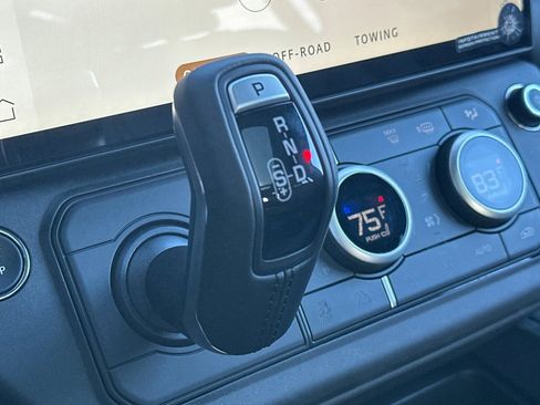 New 2026 Land Rover Defender 110 X-Dynamic SE AWD/4WD image 22