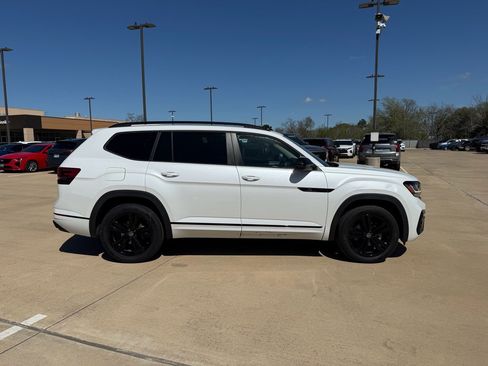 Used 2023 Volkswagen Atlas SEL R-Line AWD/4WD image 5