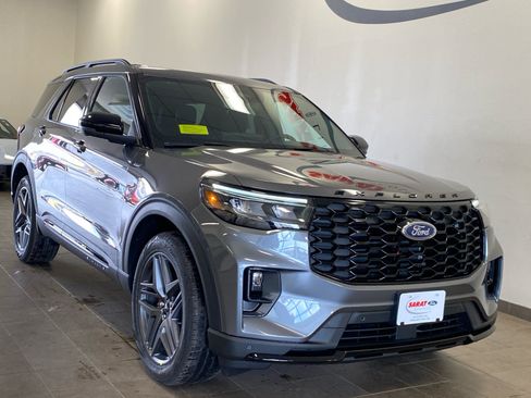 New 2026 Ford Explorer ST-Line w/ ST-Line Street Pack AWD/4WD image 2