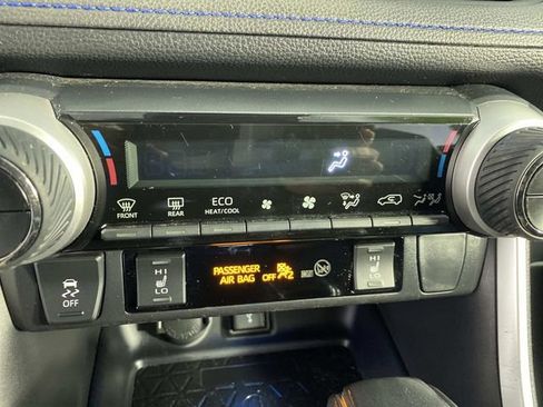 Used 2022 Toyota RAV4 XSE AWD/4WD image 19
