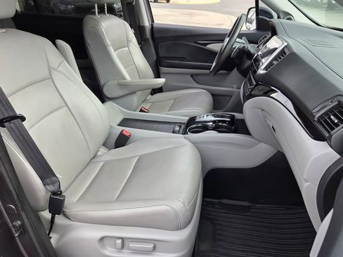 Used 2017 Honda Pilot Elite image 18