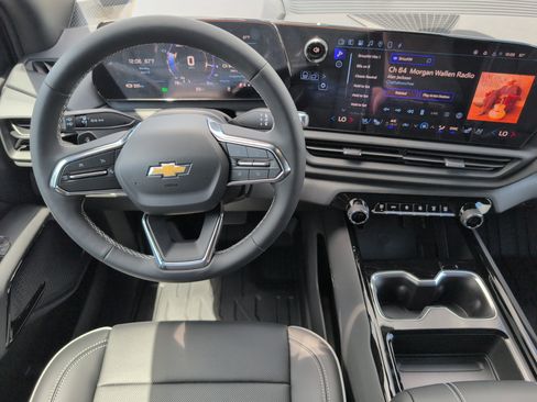 New 2026 Chevrolet Silverado EV LT w/ Plus Package AWD/4WD image 28