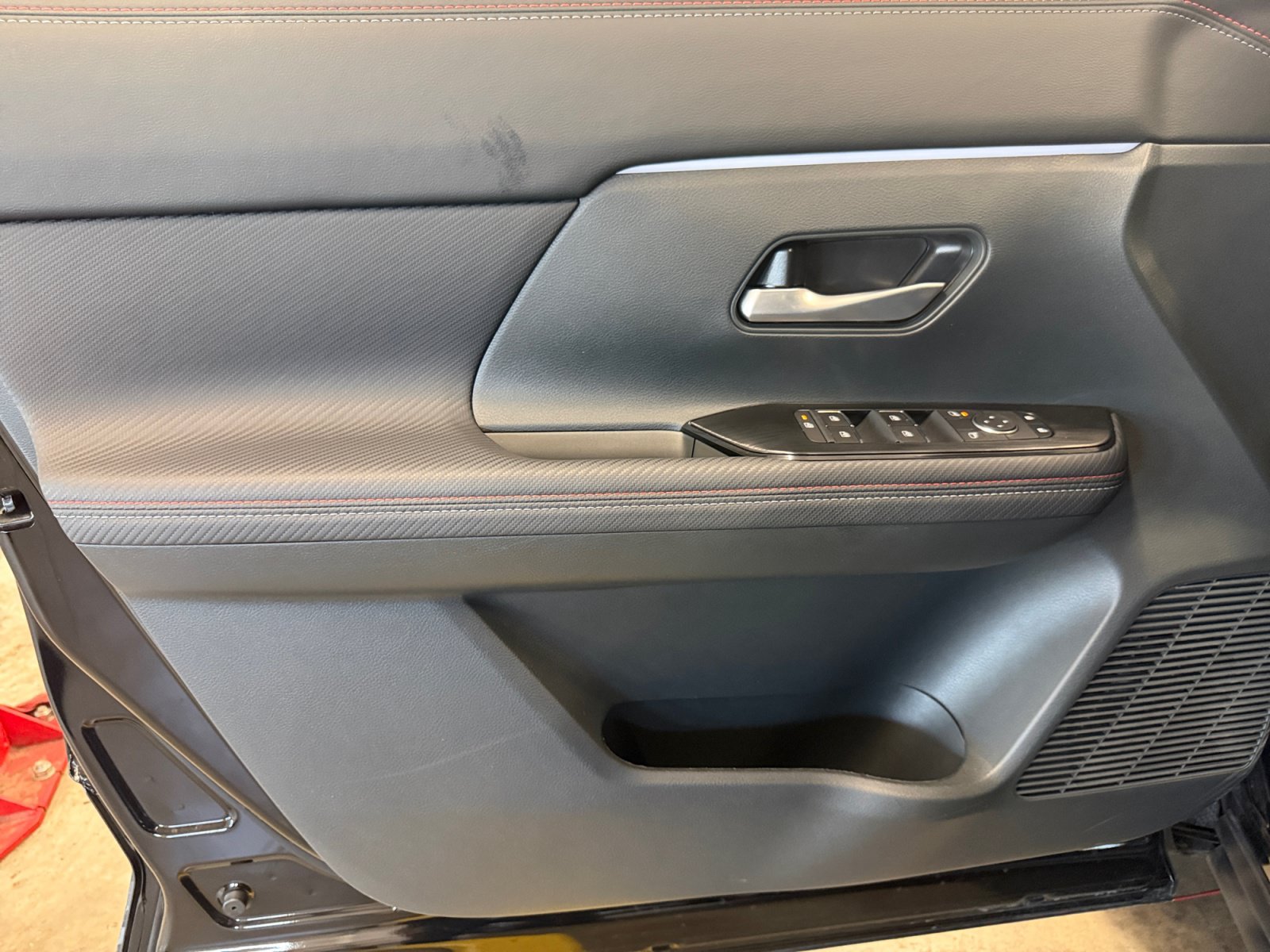 Used 2026 Nissan Kicks SR FWD image 26