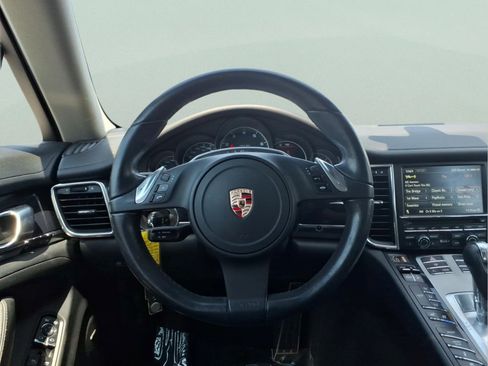 Used 2012 Porsche Panamera RWD image 16