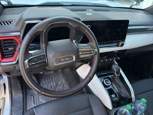 Used 2024 GMC Canyon AT4X image 11