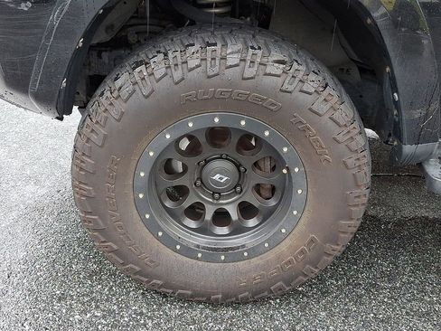 Used 2017 Toyota 4Runner TRD Off-Road Premium AWD/4WD image 4