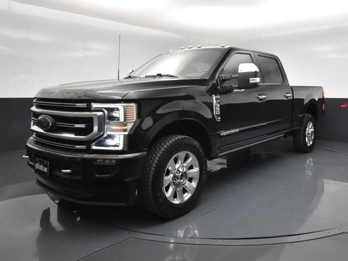 Used 2022 Ford F350 Platinum w/ FX4 Off-Road Package AWD/4WD image 2