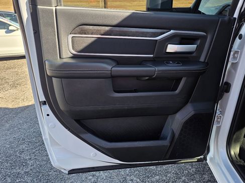 Used 2024 RAM 3500 Big Horn image 12