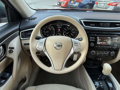 Used 2015 Nissan Rogue S image 11