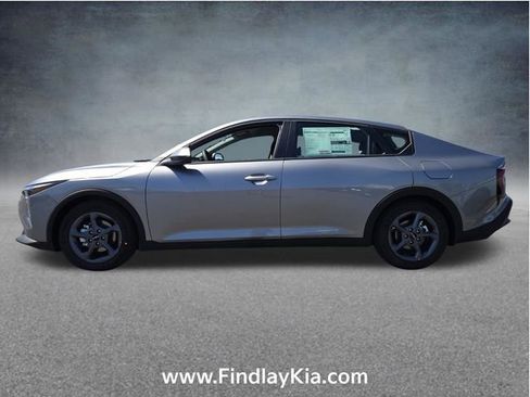 New 2026 Kia K4 FWD image 8