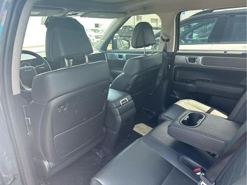 Used 2025 Hyundai Santa Fe Limited FWD image 6