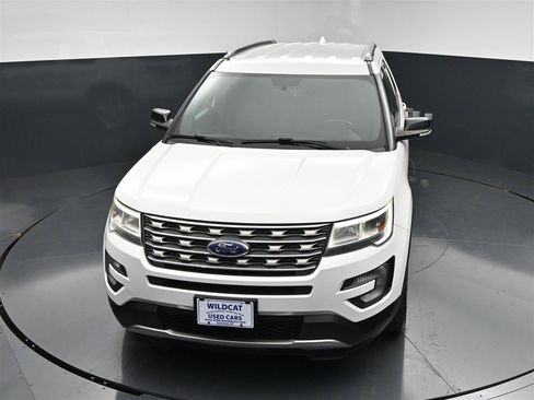Used 2017 Ford Explorer XLT w/ Equipment Group 201A AWD/4WD image 20