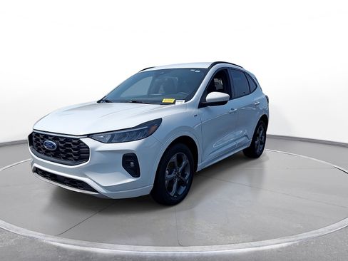Used 2023 Ford Escape ST-Line Select AWD/4WD image 4
