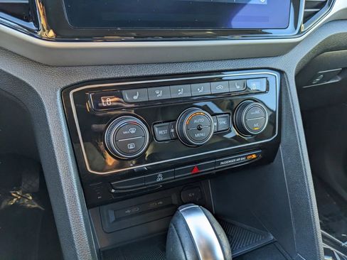 Certified 2022 Volkswagen Atlas SE image 20