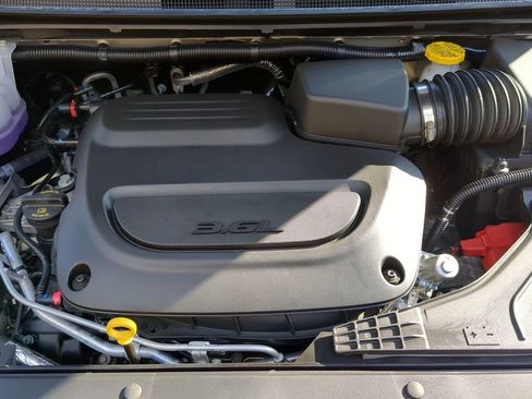 New 2026 Chrysler Pacifica Limited image 28