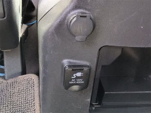 Used 2015 Nissan Titan PRO-4X w/ Pro-4x Luxury Package image 33