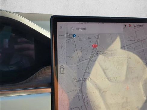 Used 2022 Tesla Model X image 10