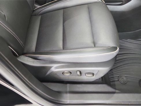 Used 2021 Buick Envision Essence w/ Technology Package I FWD image 22