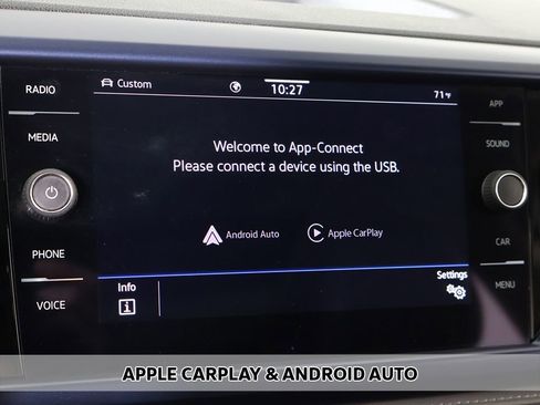 Used 2024 Volkswagen Taos SE w/ Panoramic Sunroof Package AWD/4WD image 9