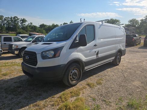 Used 2017 Ford Transit 150 130 Low Roof RWD image 4