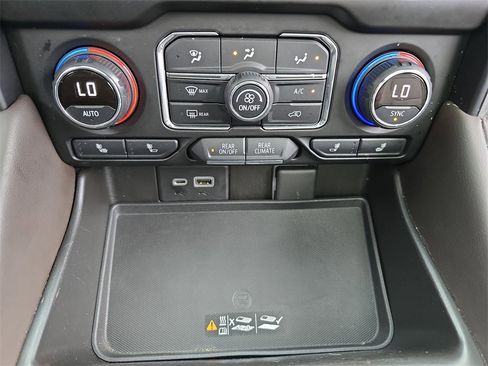 Used 2021 Chevrolet Tahoe Z71 w/ Max Trailering Package image 28