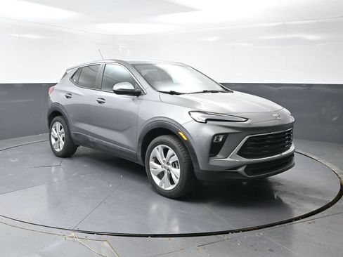 Used 2025 Buick Encore GX Preferred AWD/4WD image 5