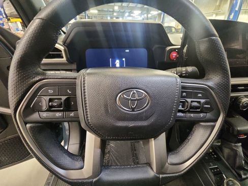 Used 2025 Toyota 4Runner TRD Off-Road Premium w/ Tow Technology Package AWD/4WD image 15