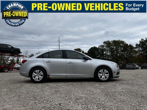Used 2014 Chevrolet Cruze LS image 8