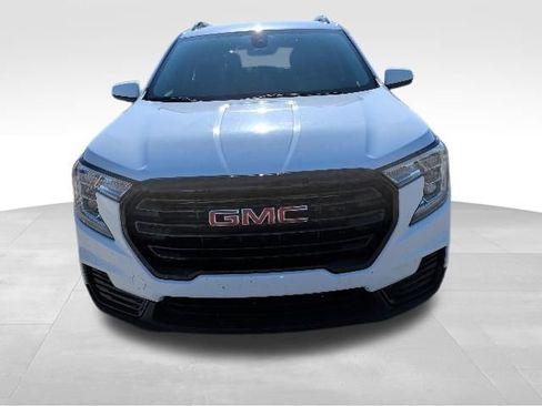 Used 2022 GMC Terrain SLE w/ Driver Convenience Package FWD image 8