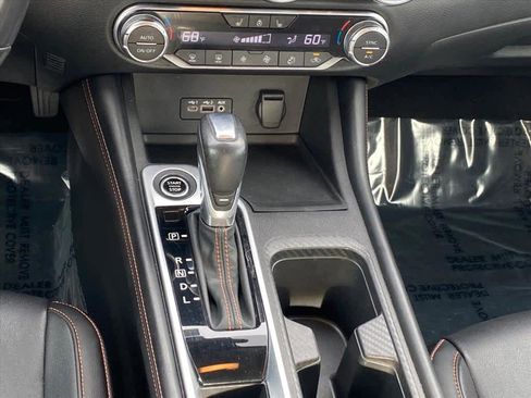 Used 2023 Nissan Sentra SR w/ SR Premium Package image 10