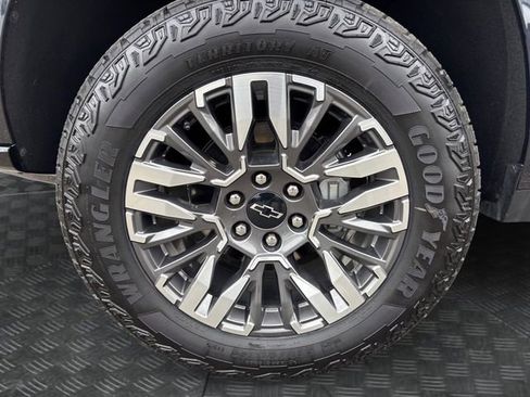 Used 2025 Chevrolet Tahoe Z71 image 14