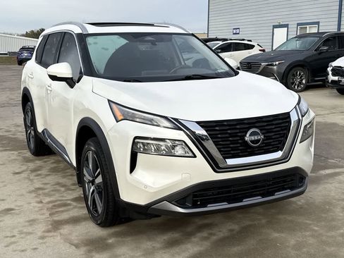 Used 2023 Nissan Rogue SL w/ SL Premium Package image 8