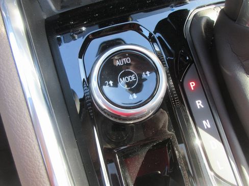 New 2026 GMC Canyon Denali image 18