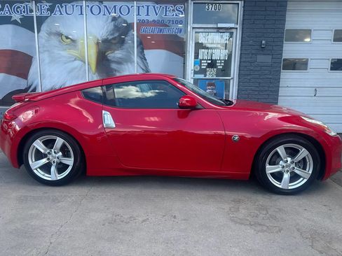 Used 2012 Nissan 370Z Coupe RWD image 2