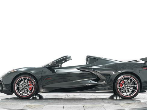 Used 2023 Chevrolet Corvette Stingray Premium Cpe w/ Z51 Performance Package RWD image 6