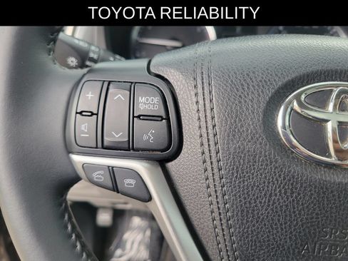 Used 2016 Toyota Highlander XLE AWD/4WD image 23