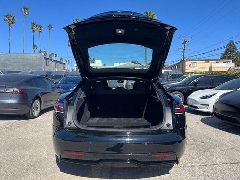 Used 2022 Tesla Model S image 8