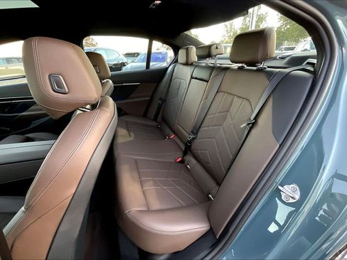 Used 2024 BMW 530i w/ Convenience Package image 29