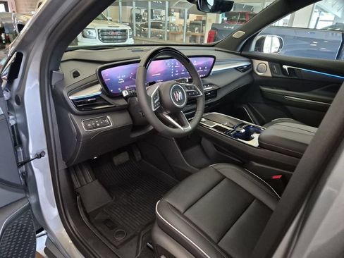 New 2027 Buick Enclave Avenir w/ LPO, Floor Liner Package AWD/4WD image 17