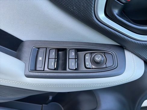 Used 2023 Subaru Forester Base image 34