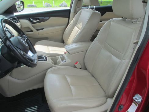 Used 2017 Nissan Rogue SL w/ SL Premium Package image 21